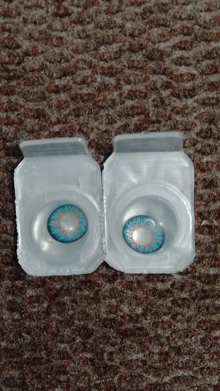 Aqua green lens – image 2