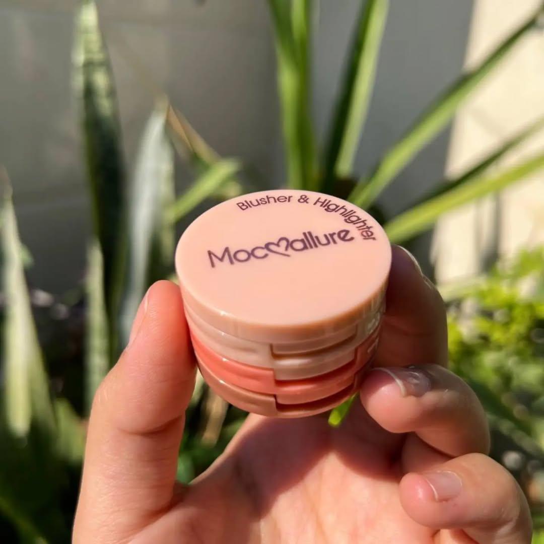 Mocallure 3 in 1 blusher highlighter kit Package Includes: 1 x Blusher – image 3